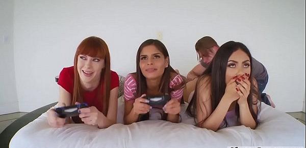  Stripper party Gamer Girls